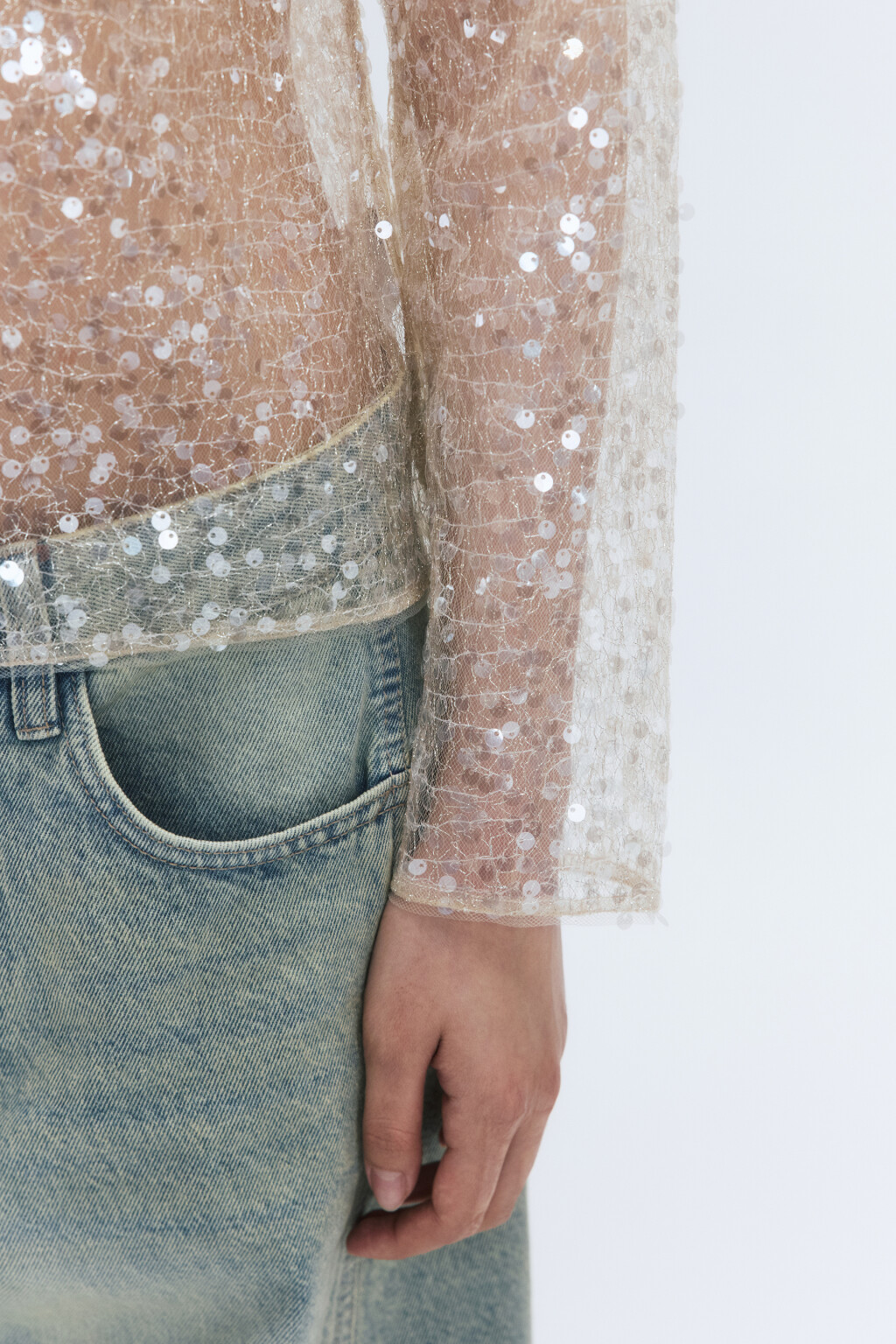 Блузка свободная из сетки с пайетками - цвет серый - 9