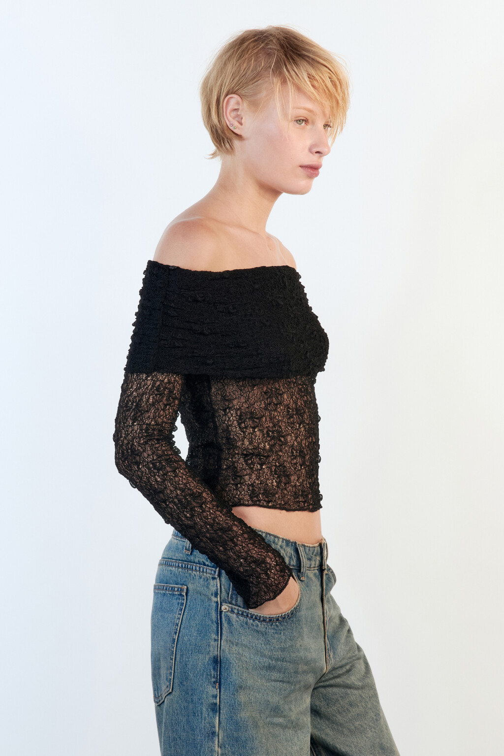 Блузка кружевная с открытыми плечами - цвет черный - 3