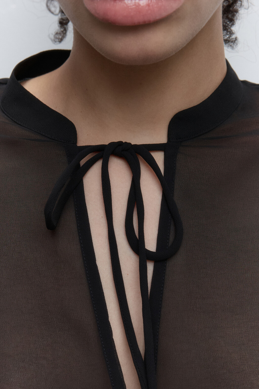 Блузка шифоновая с длинными рукавами и завязками - цвет черный - 6