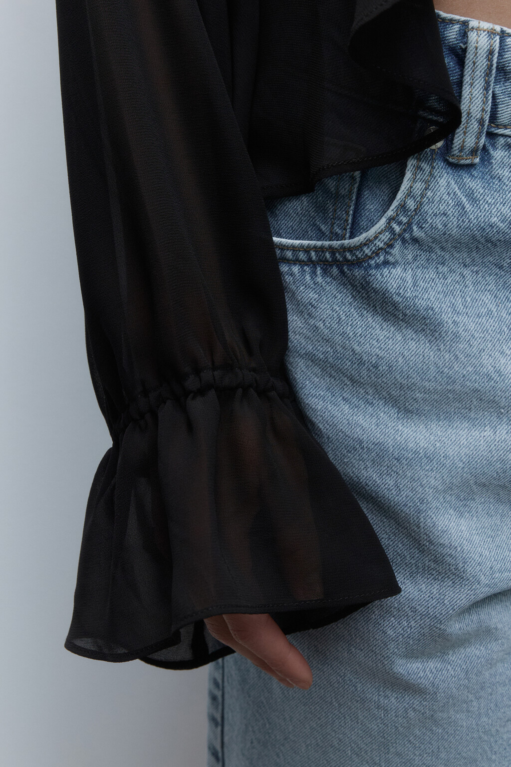 Блузка шифоновая с длинными рукавами и завязками - цвет черный - 7