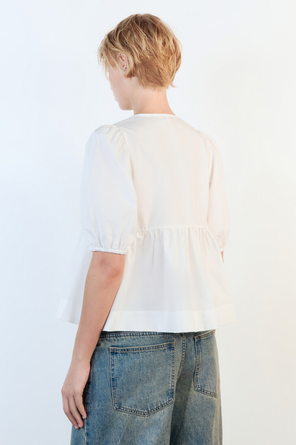 Блузка приталенная с завязками - цвет белый - 4