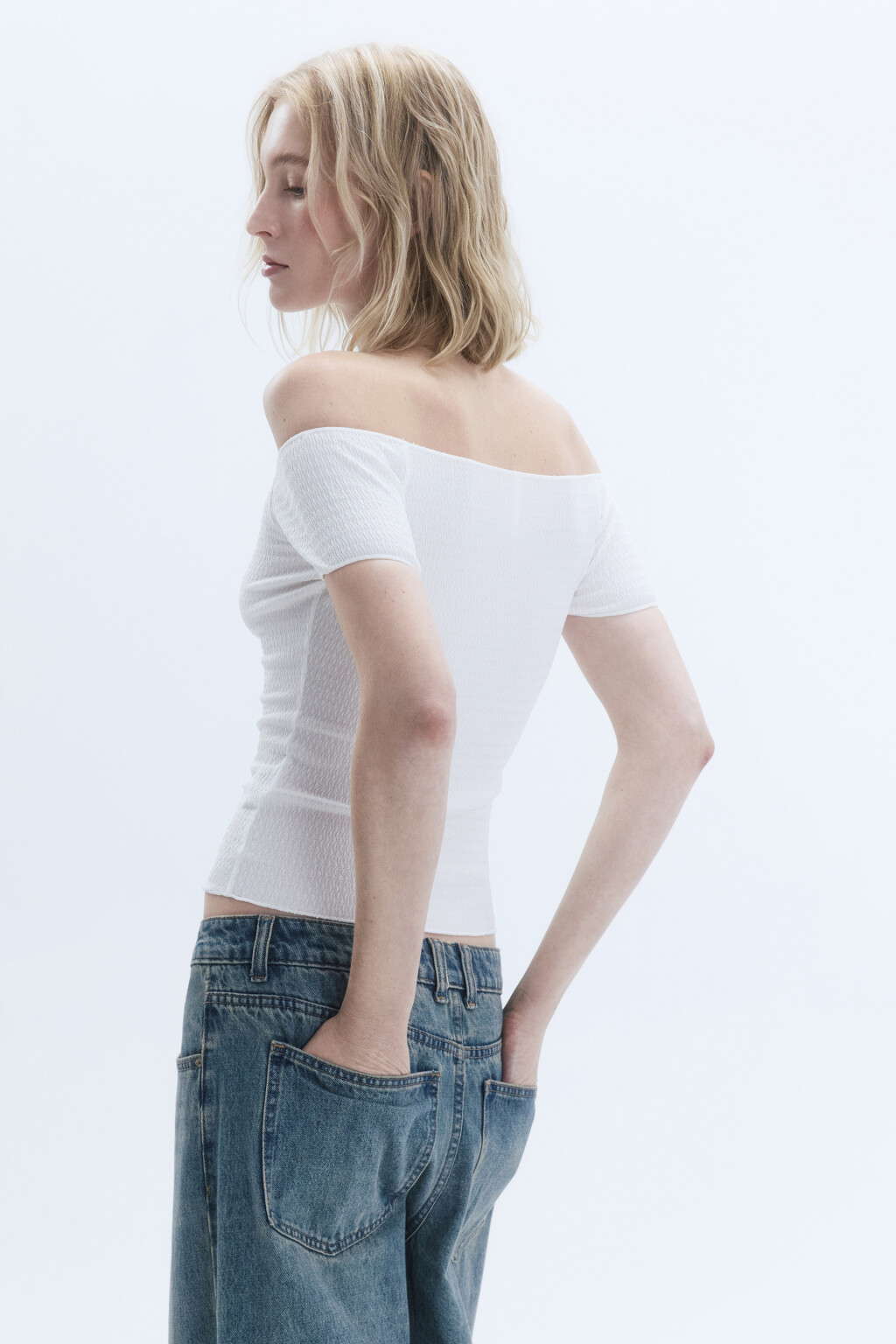 Топ off-shoulders из фактурной ткани - цвет белый - 4