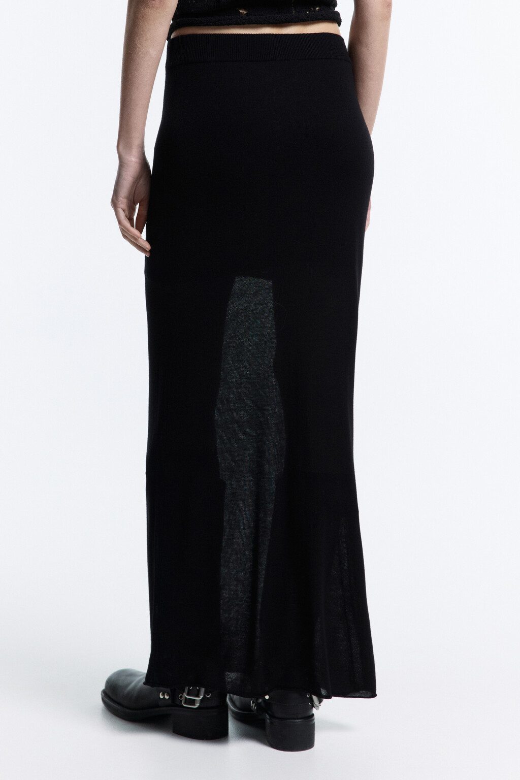 Юбка макси прямая вискозная тонкой вязки - цвет черный - 4