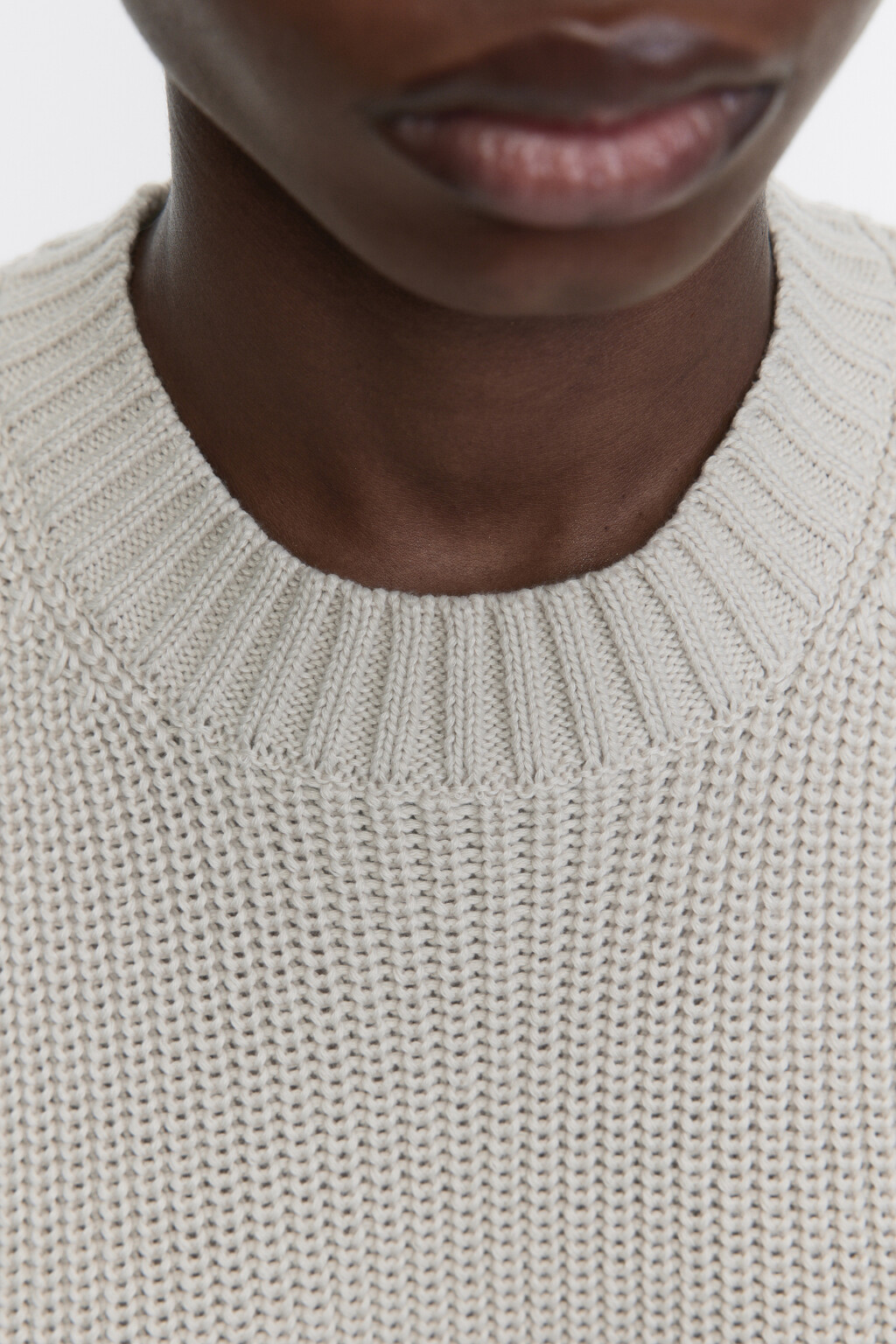 Жилет тонкой вязки в рубчик - цвет бежевый - 6