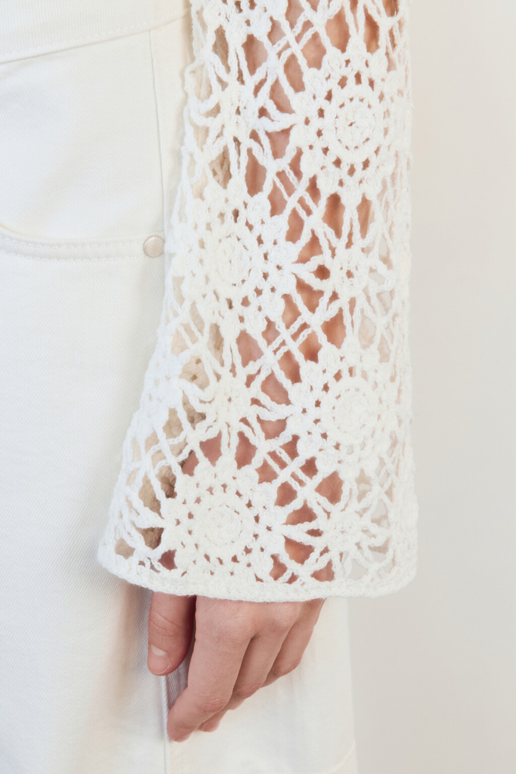 Джемпер вязаный укороченный с узором - цвет бежевый - 8