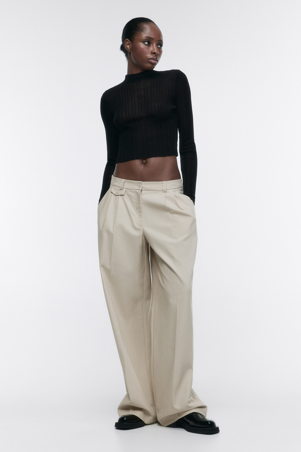 Водолазка укороченная тонкой вязки - цвет черный - 5