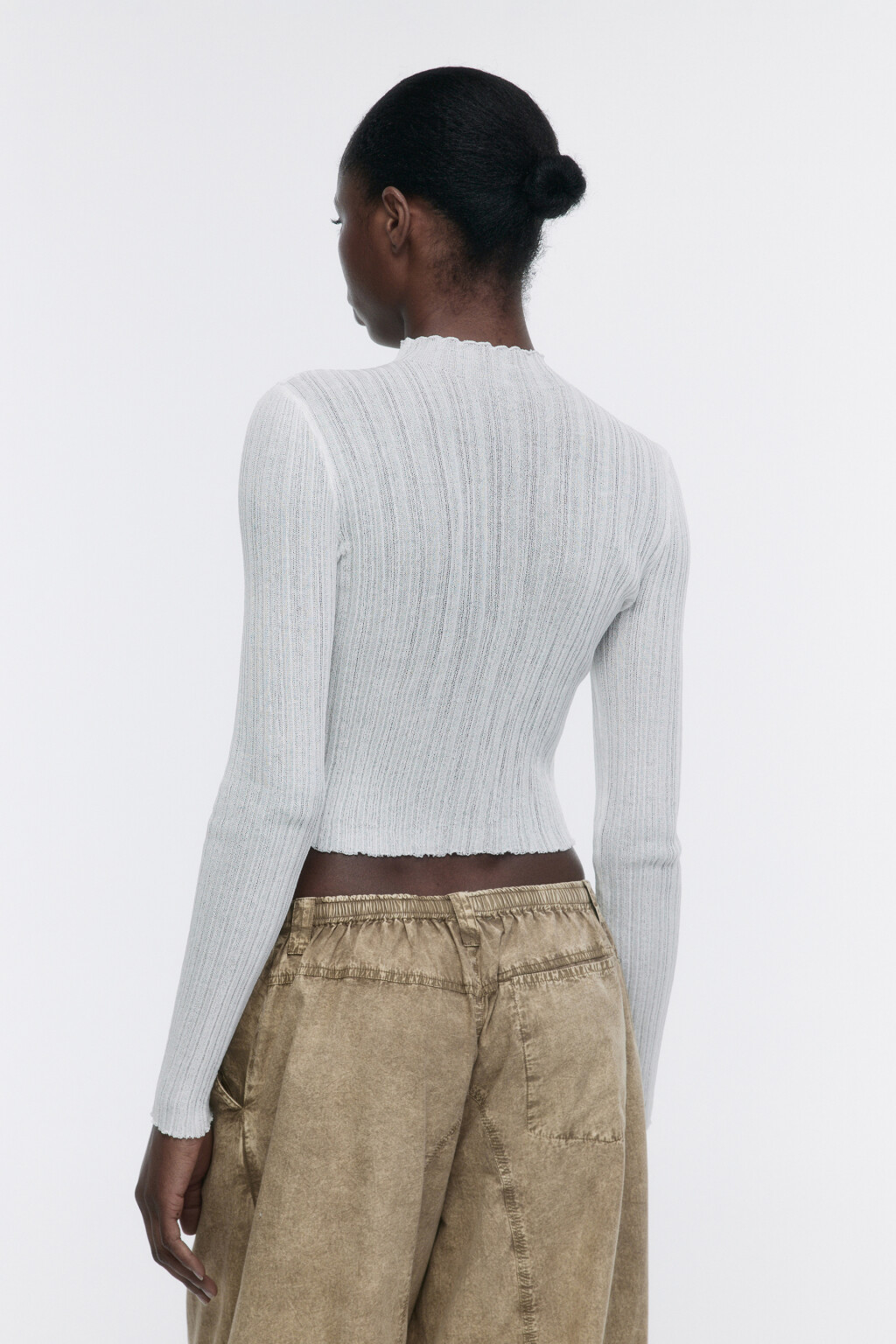 Водолазка укороченная тонкой вязки - цвет бежевый - 4