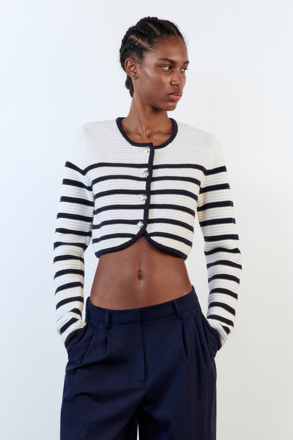 Кардиган вязаный укороченный в полоску - цвет белый - 2