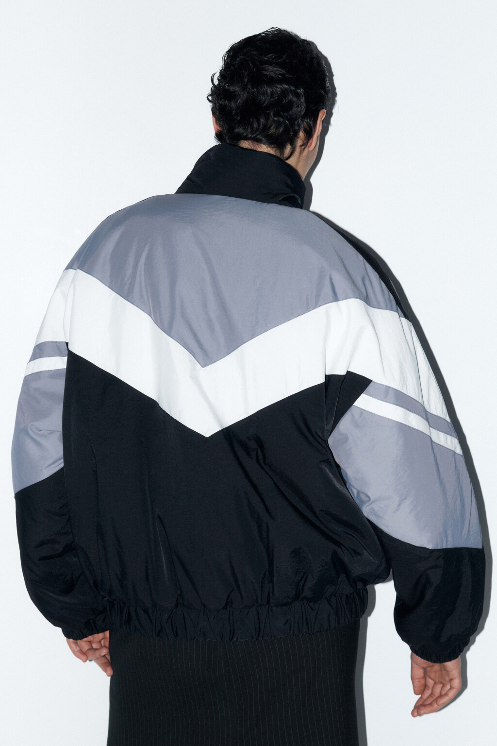 Куртка-олимпийка утепленная с принтом - цвет черный - 4