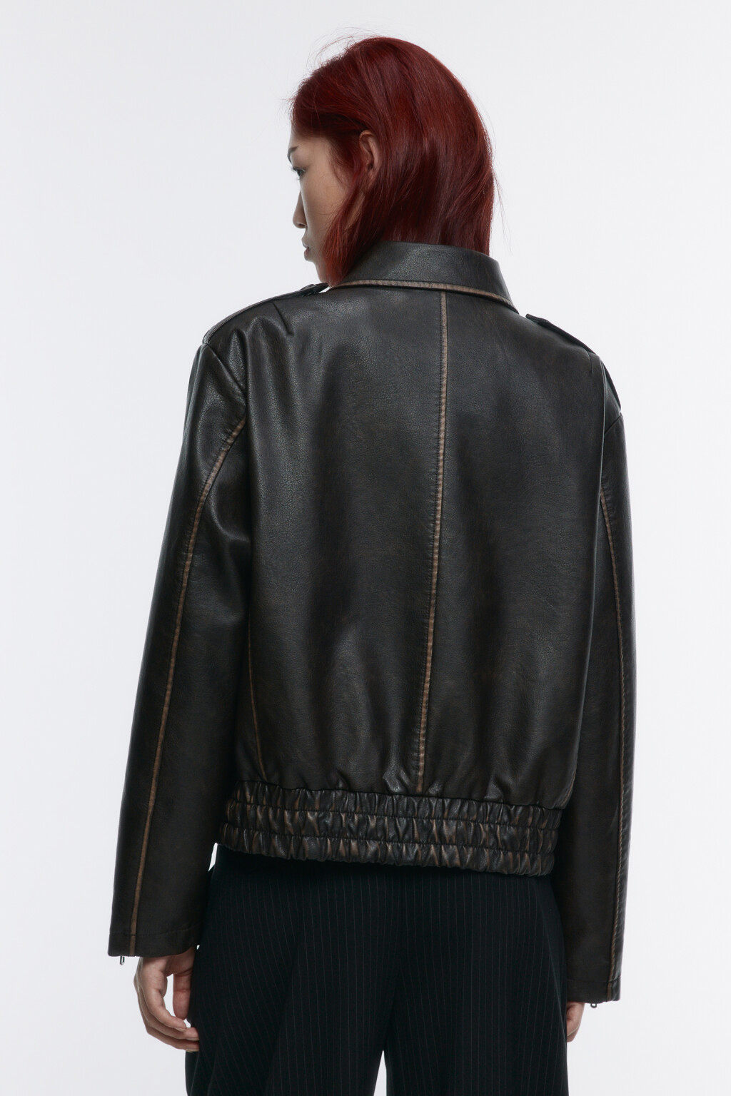 Куртка-бомбер укороченная с погонами - цвет коричневый - 5