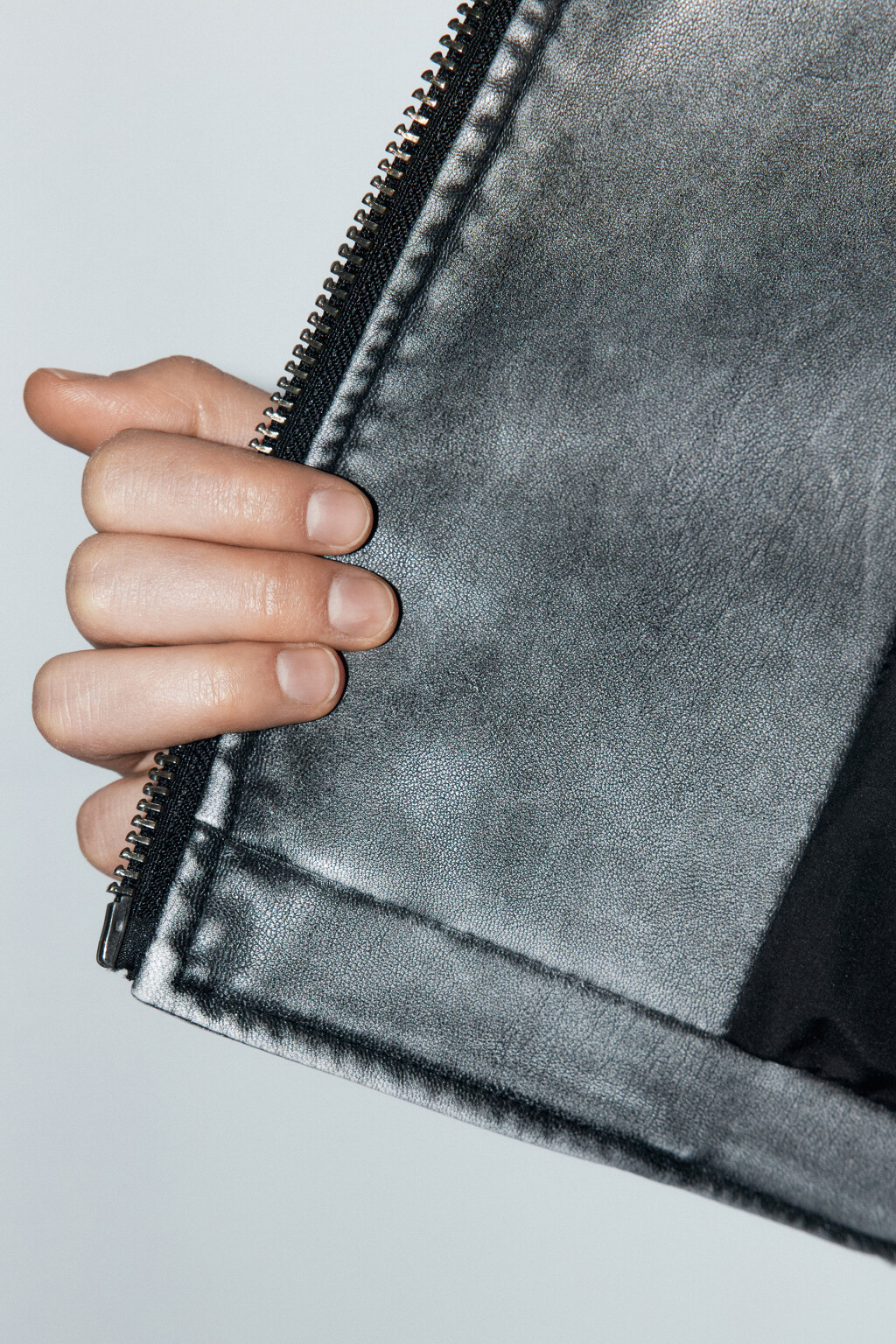 Куртка-косуха байкерская укороченная - цвет серый - 6