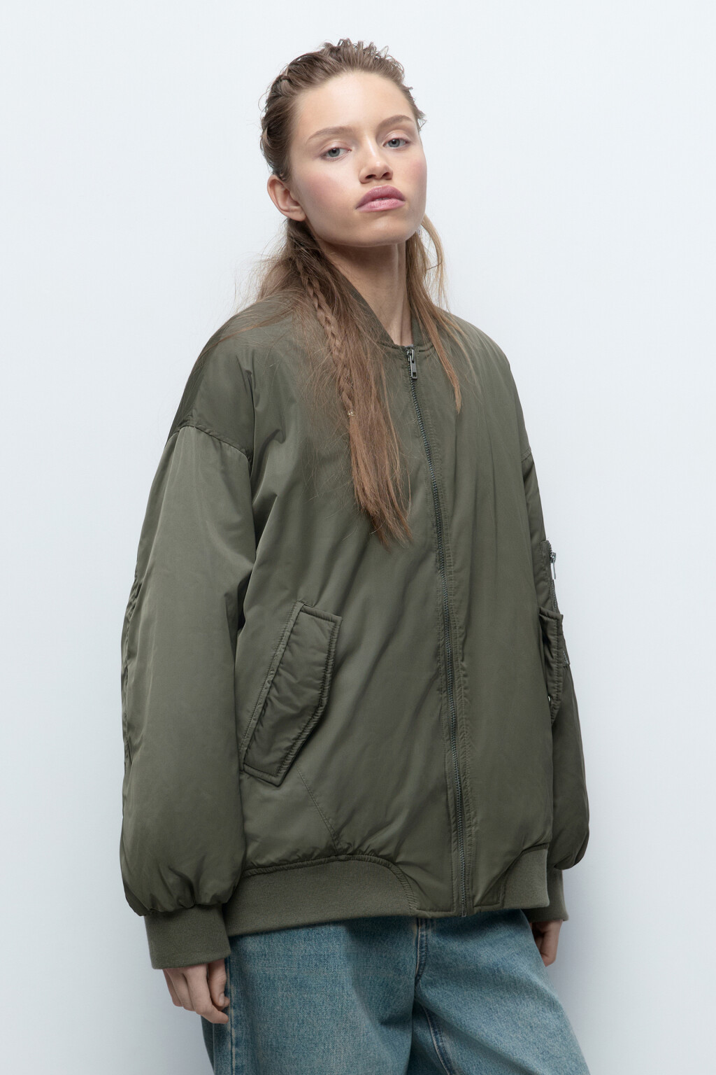Куртка-бомбер утепленная с разрезами на молнии - цвет зеленый - 3
