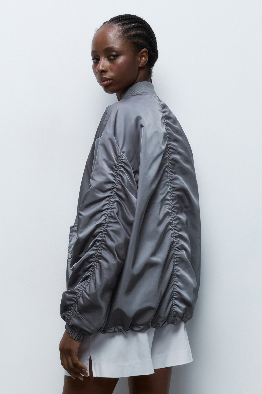 Куртка-бомбер oversize с драпировками - цвет серый - 5