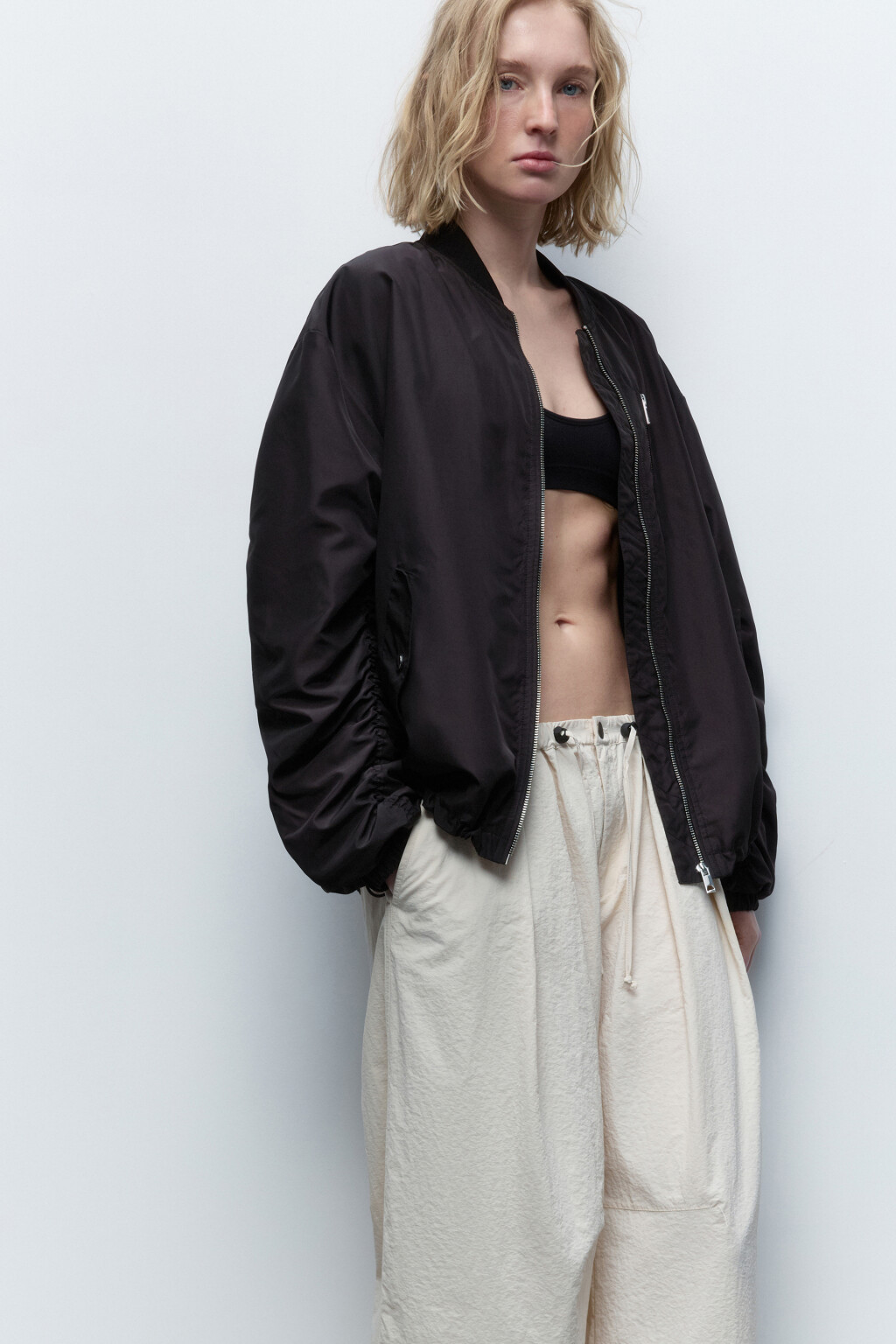 Куртка-бомбер oversize с драпировками - цвет черный - 1