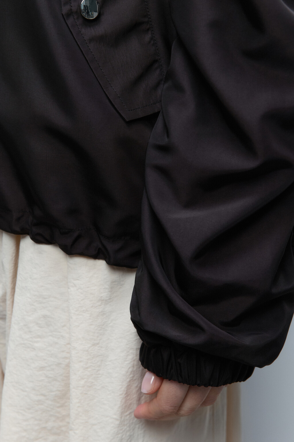 Куртка-бомбер oversize с драпировками - цвет черный - 6