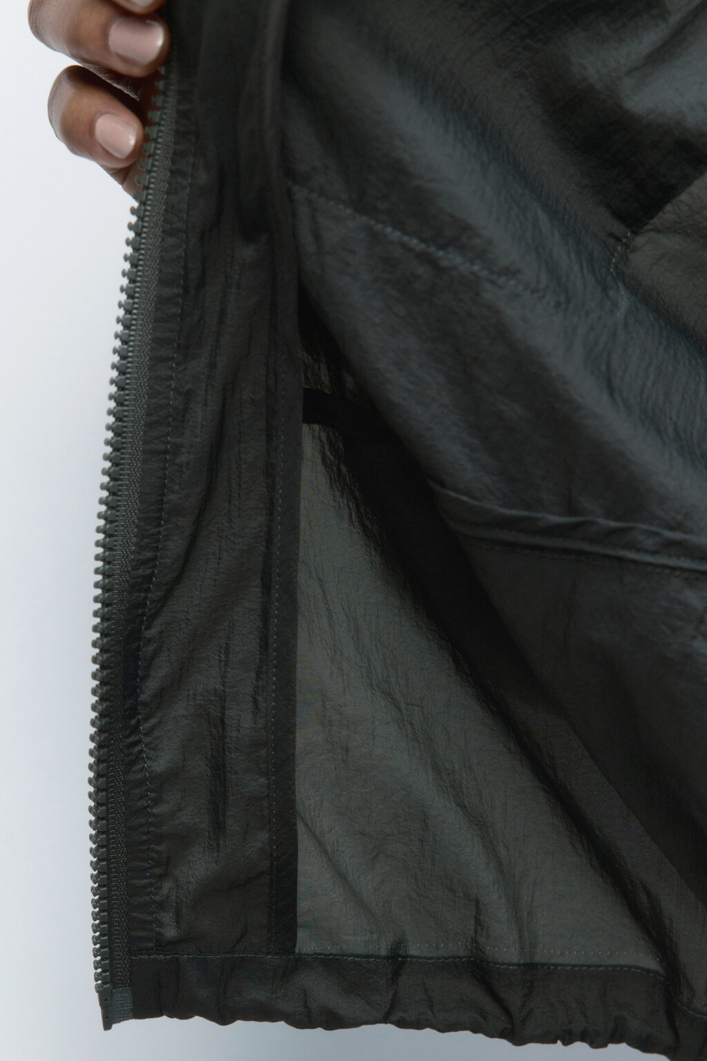 Куртка-ветровка из плащевой ткани - цвет зеленый - 8