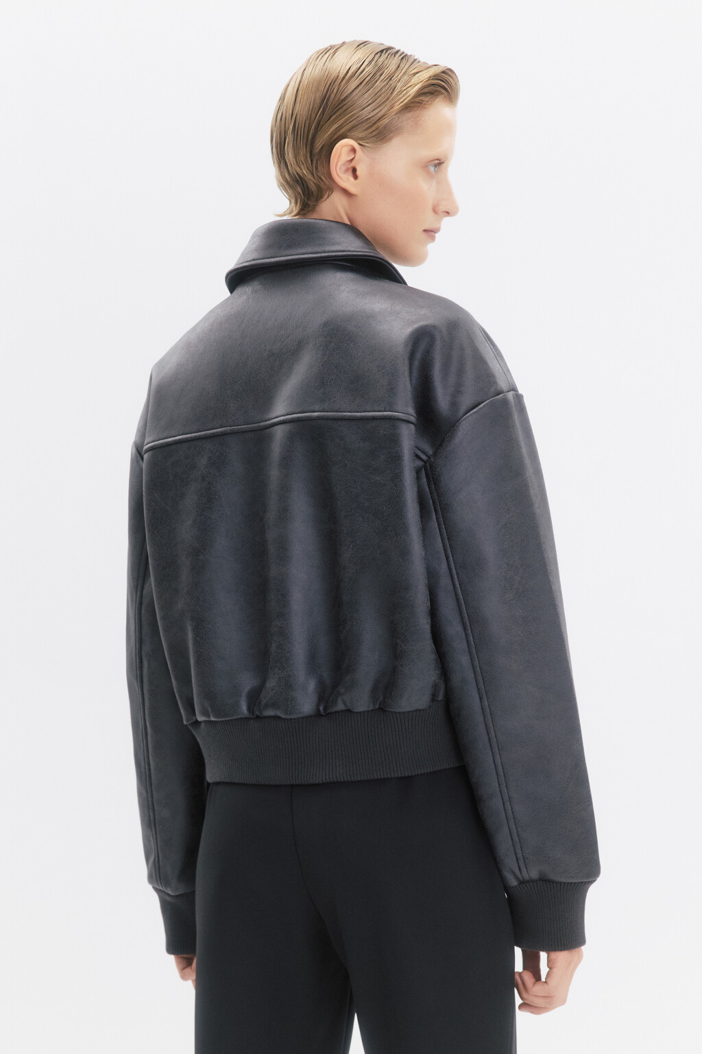 Куртка-бомбер укороченная с накладными карманами - цвет серый - 4