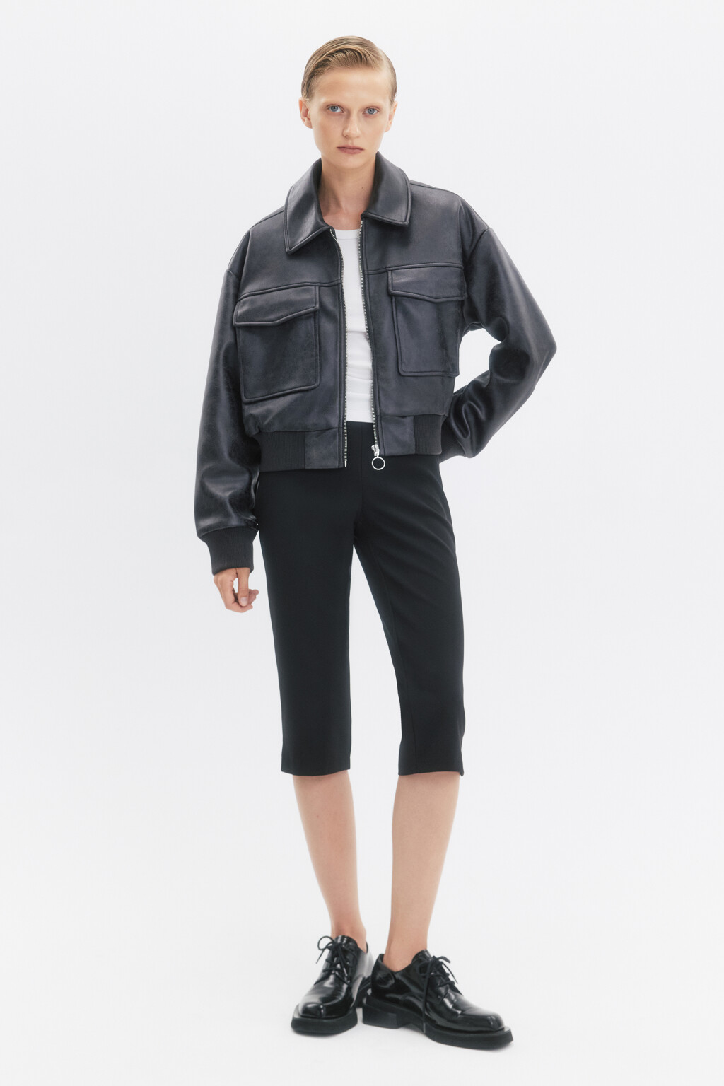 Куртка-бомбер укороченная с накладными карманами - цвет серый - 6