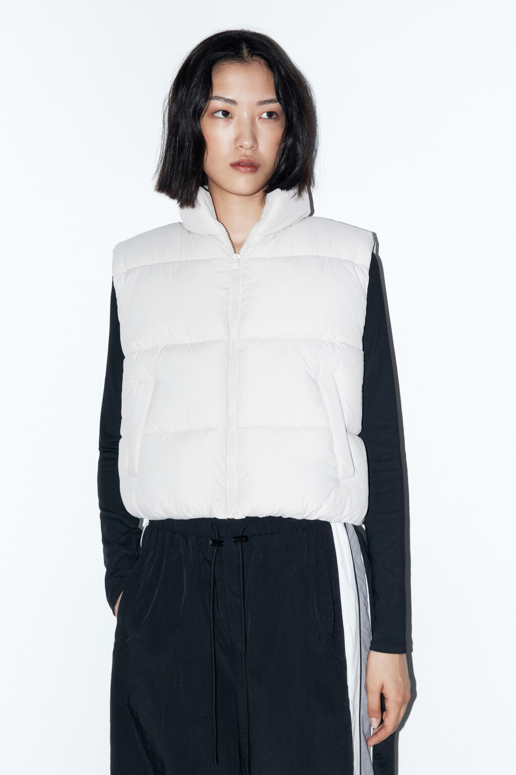 Жилет стеганый укороченный с воротником - цвет бежевый - 2