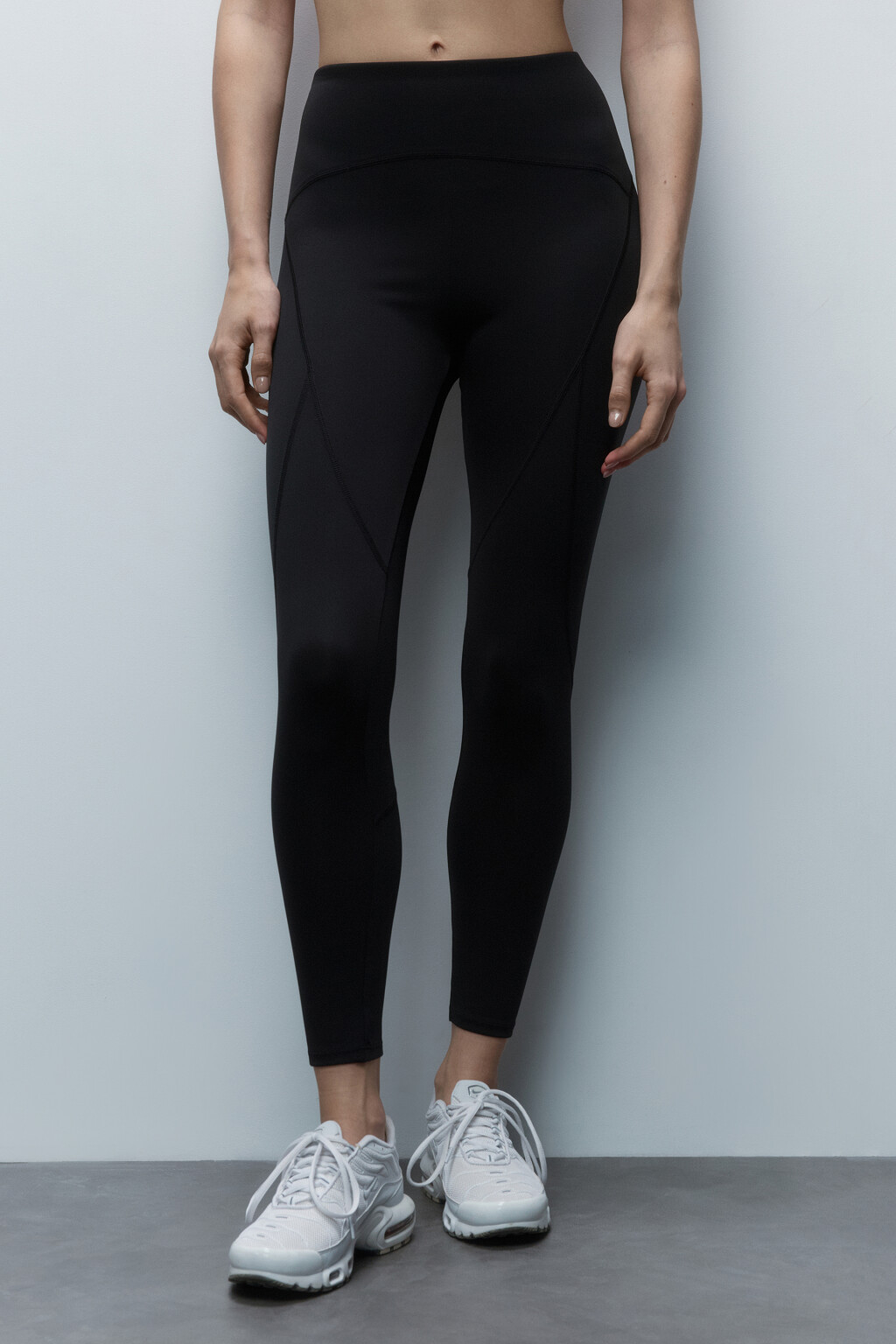 Леггинсы спортивные с рельефными швами - цвет черный - 3