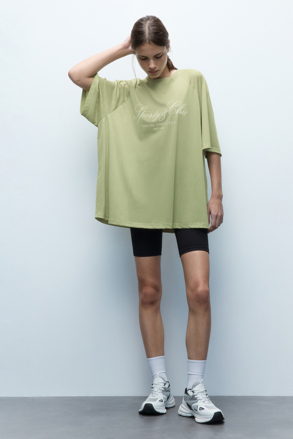 Футболка oversize спортивная из сетки с принтом - цвет зеленый - 5