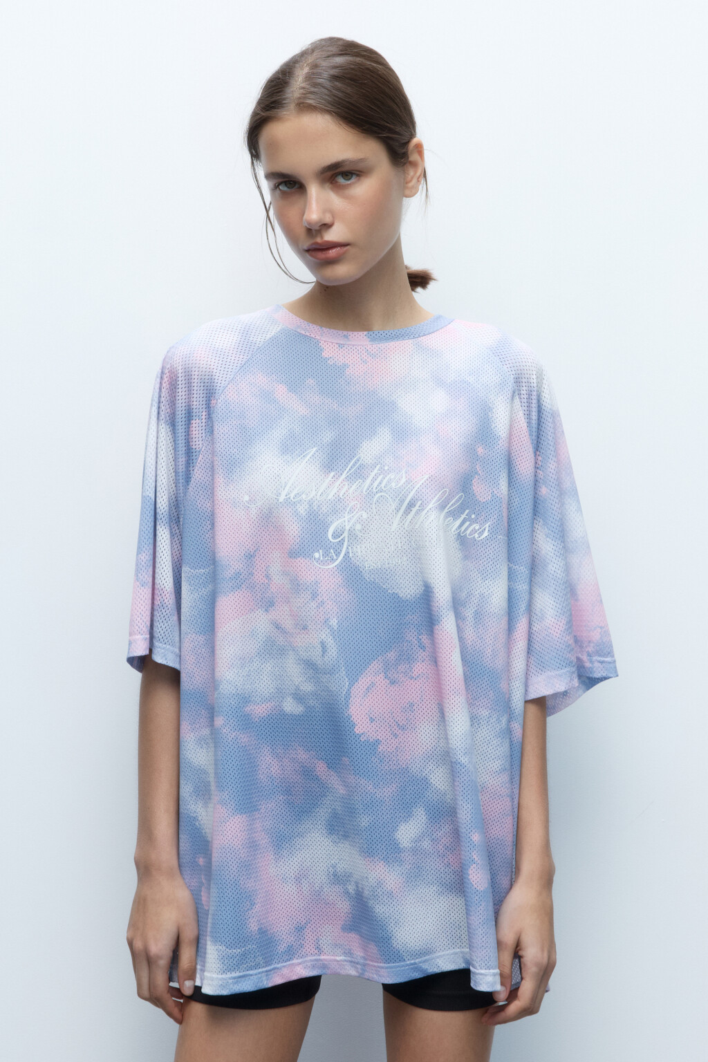 Футболка oversize спортивная из сетки с принтом - цвет белый - 2
