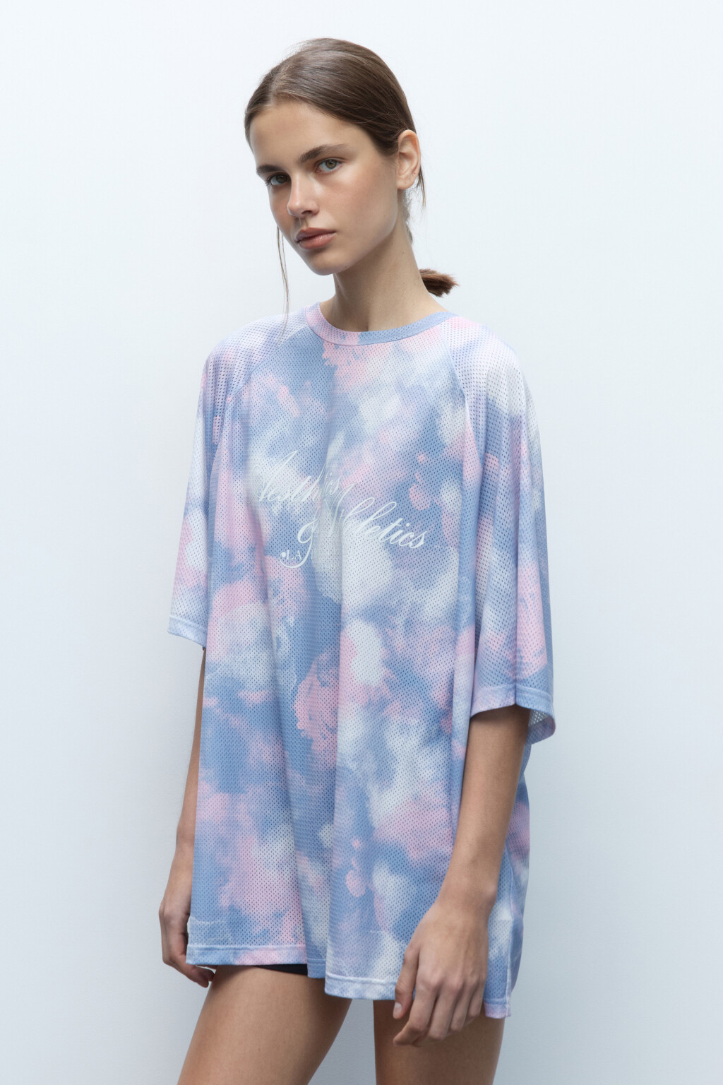 Футболка oversize спортивная из сетки с принтом - цвет белый - 3