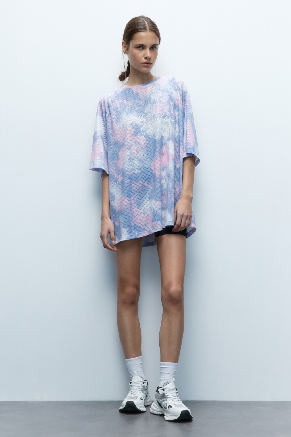 Футболка oversize спортивная из сетки с принтом - цвет белый - 5