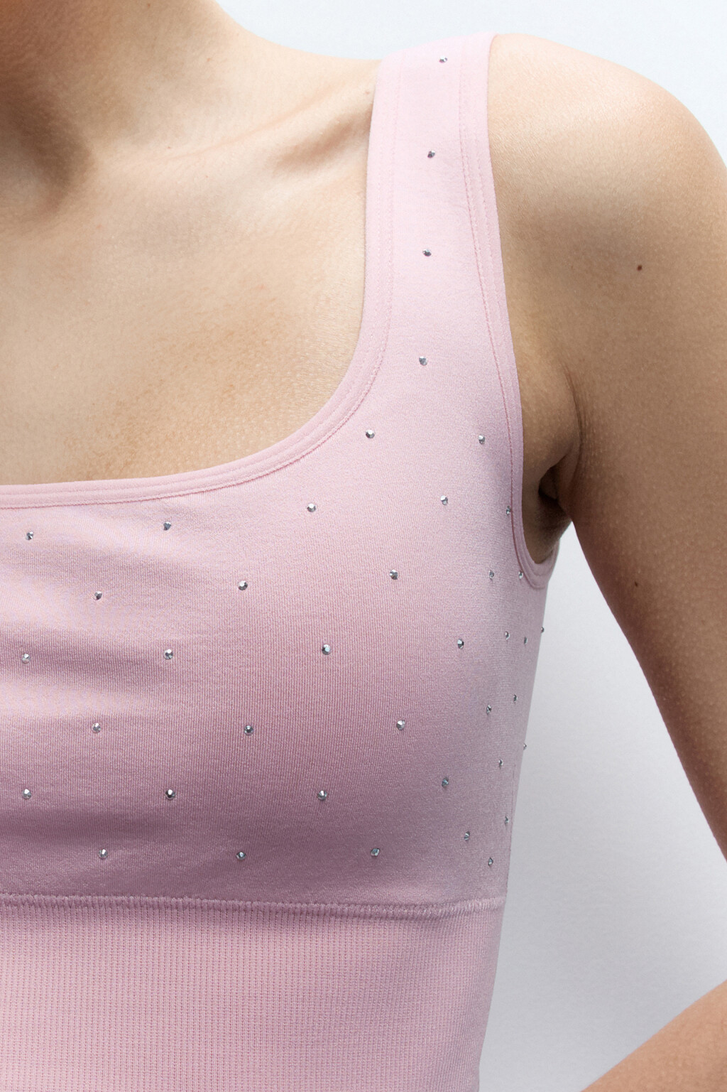 Майка-топ спортивная бесшовная со стразами - цвет розовый - 7