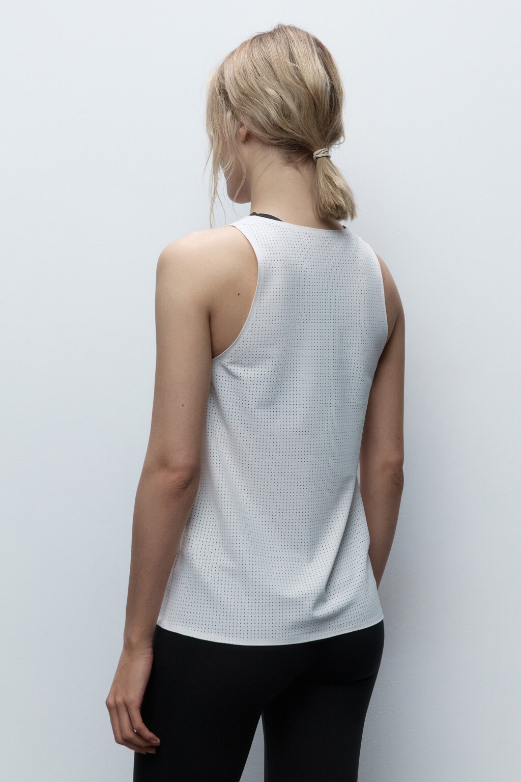 Майка oversize спортивная из сетки - цвет белый - 5