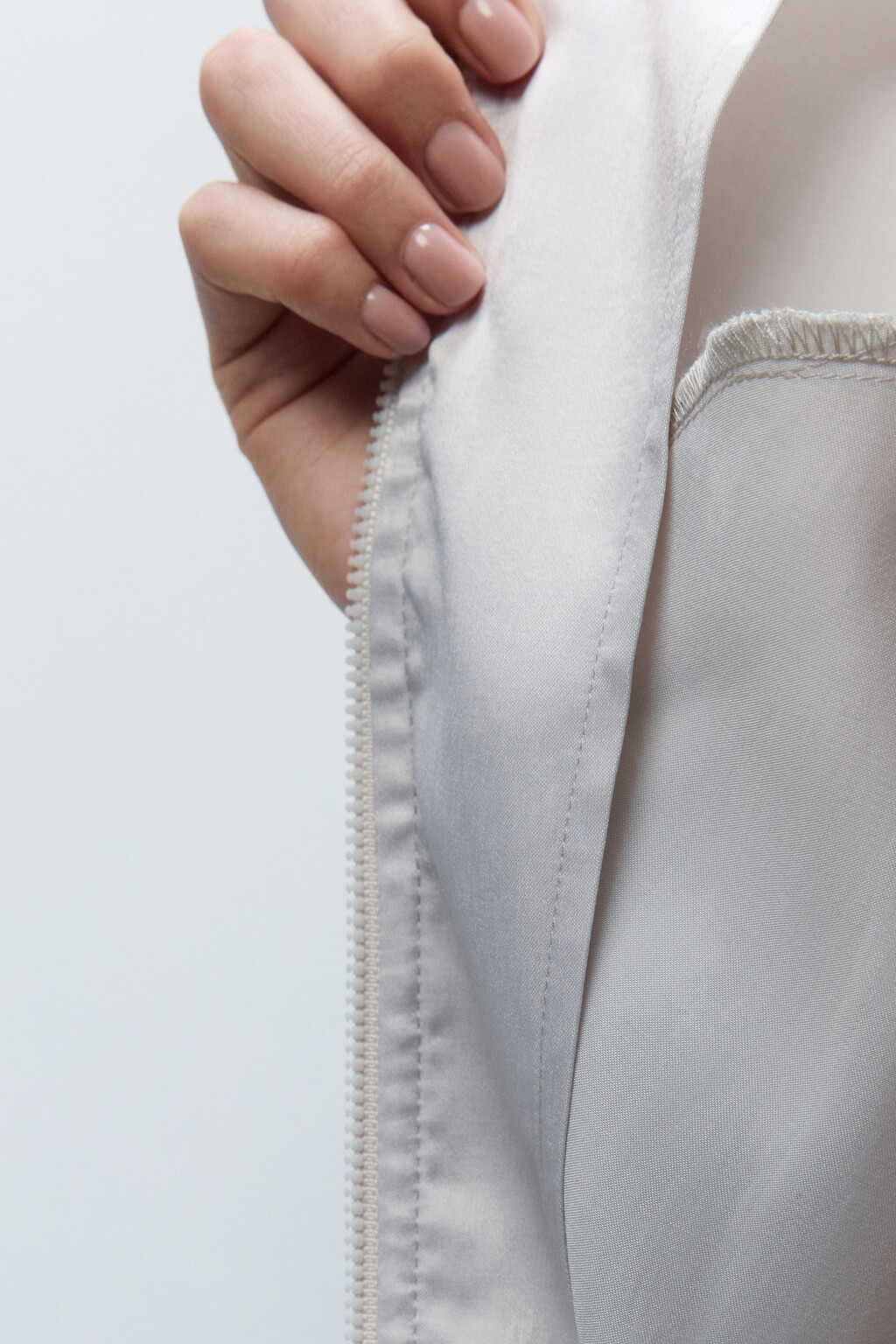 Куртка-олимпийка спортивная с шелковой фактурой - цвет ванильный - 7