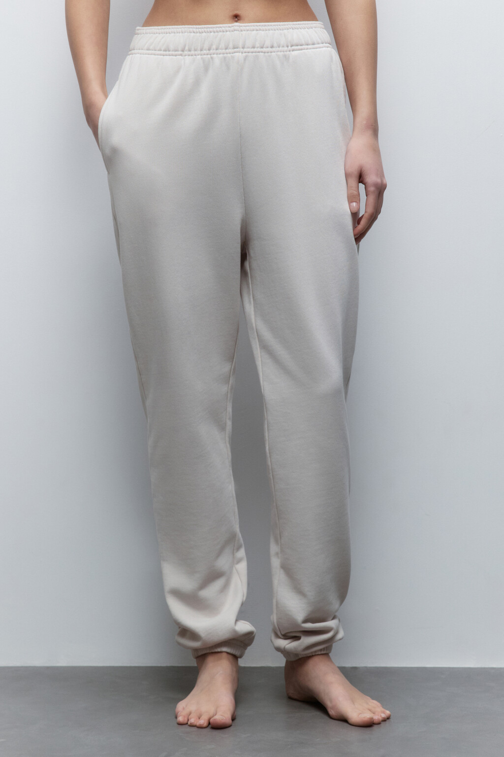 Брюки-джоггеры домашние с вареным эффектом - цвет бежевый - 2