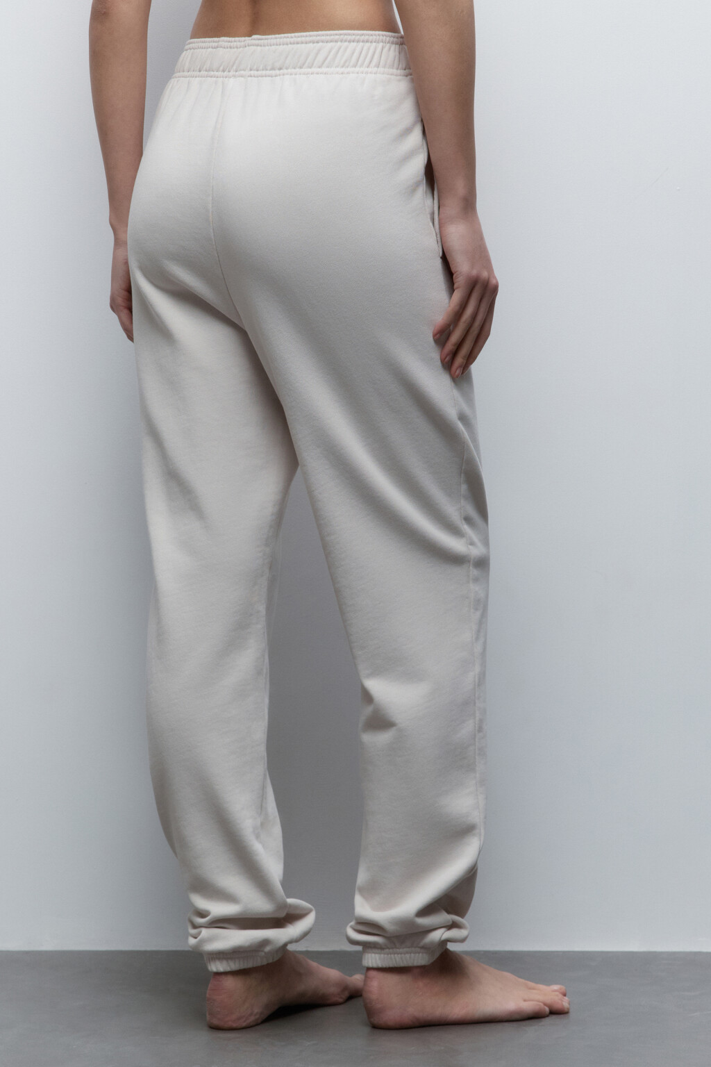 Брюки-джоггеры домашние с вареным эффектом - цвет бежевый - 4
