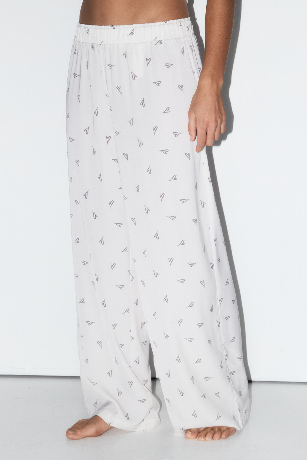 Брюки домашние атласные с принтом - цвет бежевый - 4