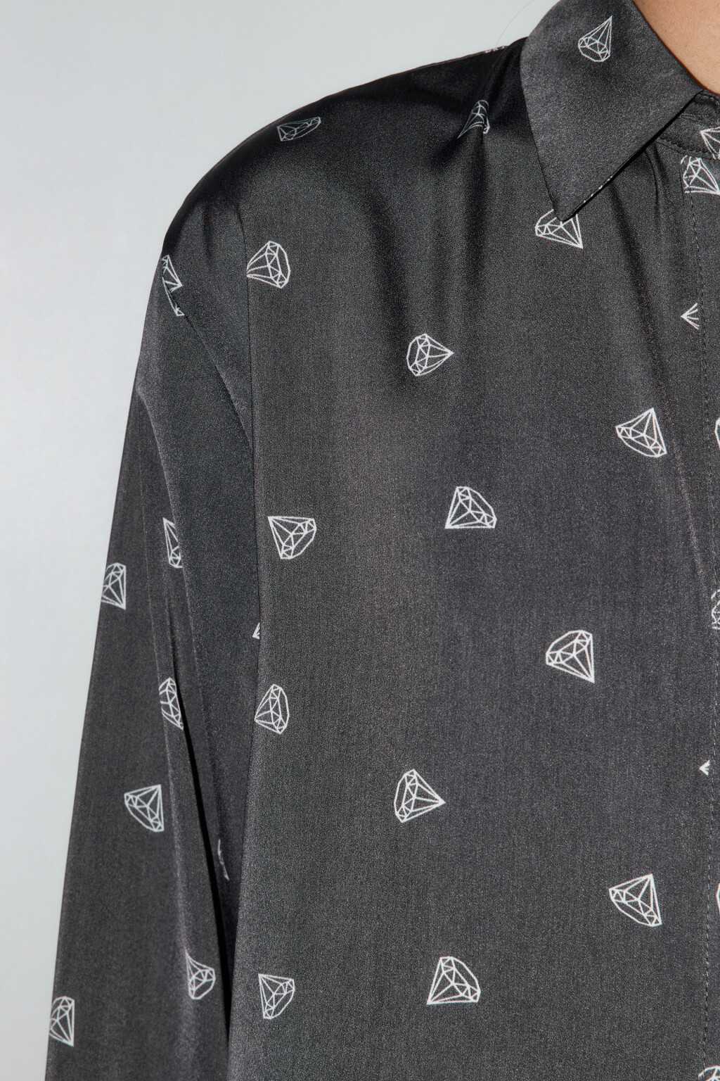 Блузка домашняя атласная с принтом - цвет серый - 7