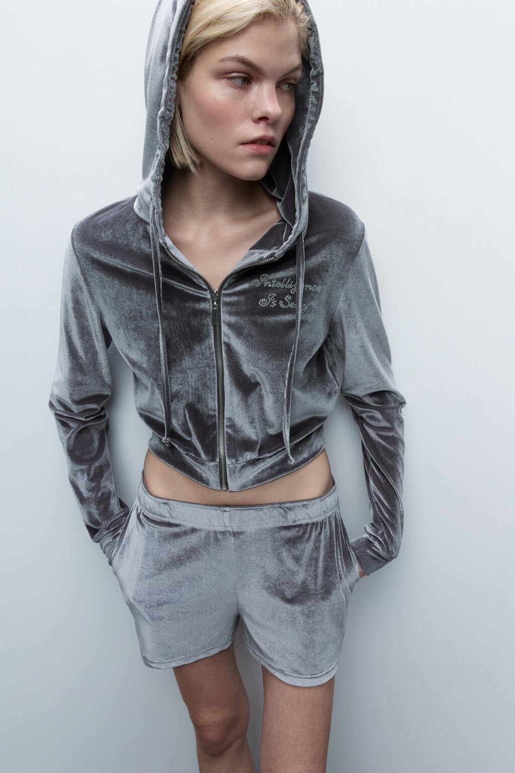 Толстовка домашняя велюровая со стразами - цвет серый - 1