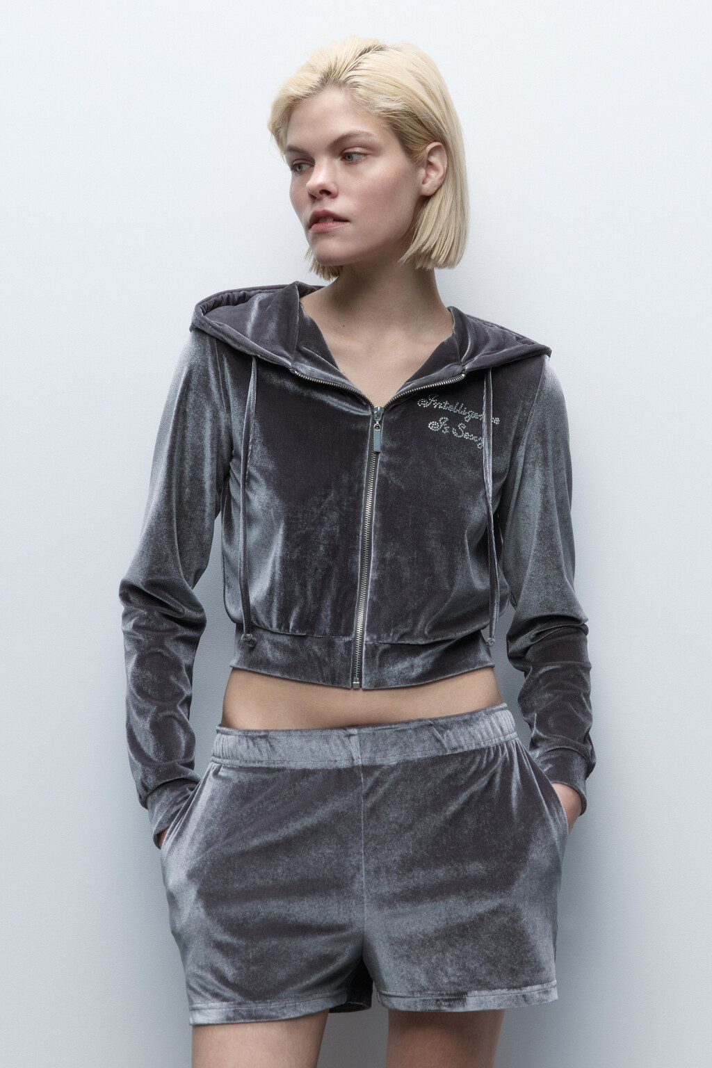 Толстовка домашняя велюровая со стразами - цвет серый - 2