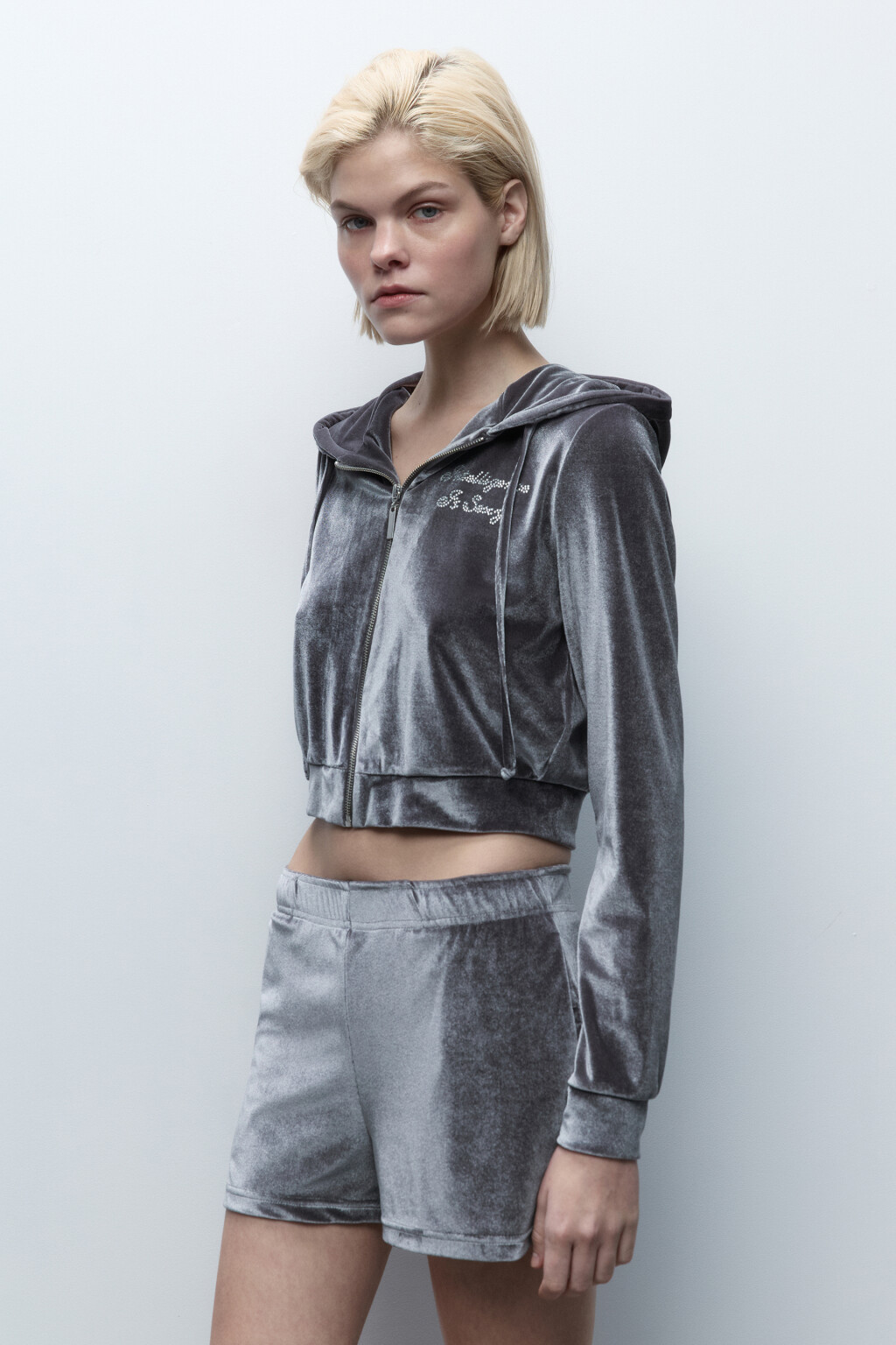 Толстовка домашняя велюровая со стразами - цвет серый - 3