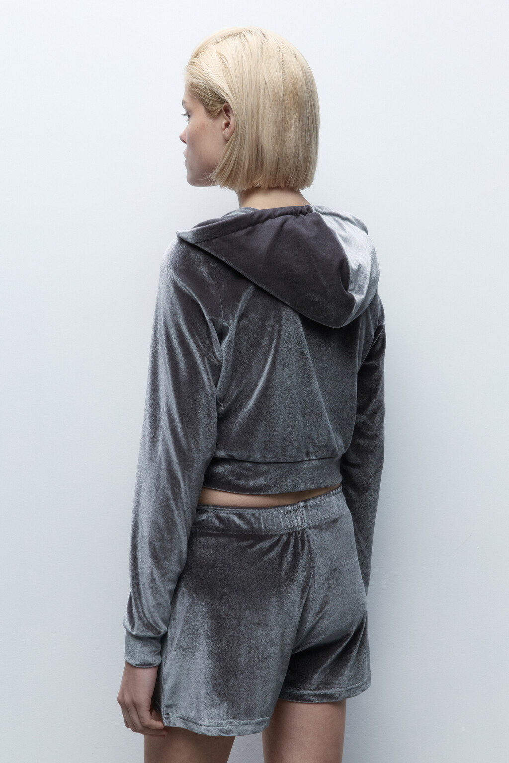 Толстовка домашняя велюровая со стразами - цвет серый - 4