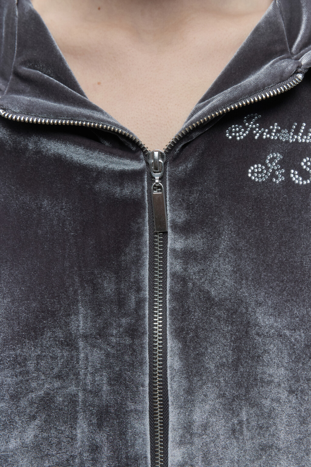 Толстовка домашняя велюровая со стразами - цвет серый - 7