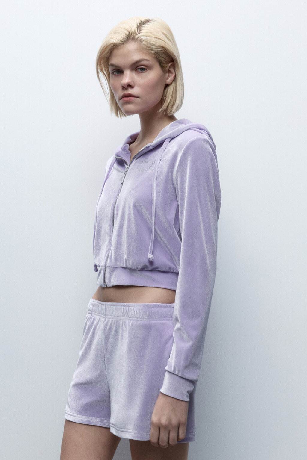 Толстовка домашняя велюровая со стразами - цвет сиреневый - 3