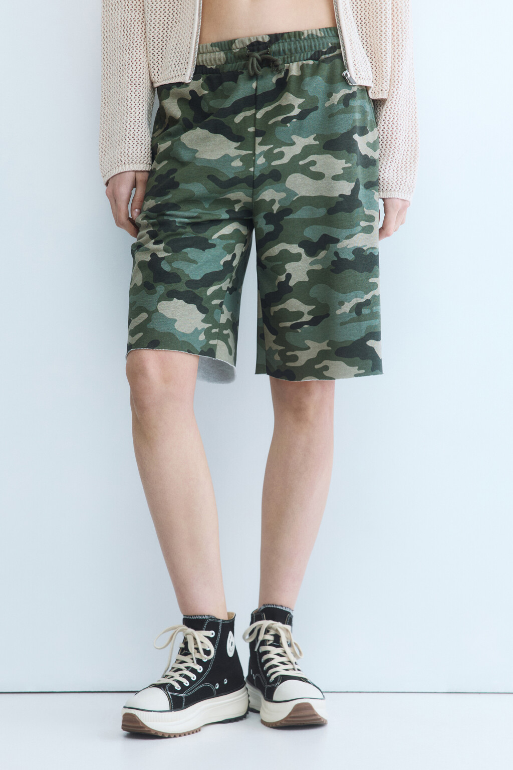 Шорты-бриджи трикотажные с принтом - цвет зеленый - 2