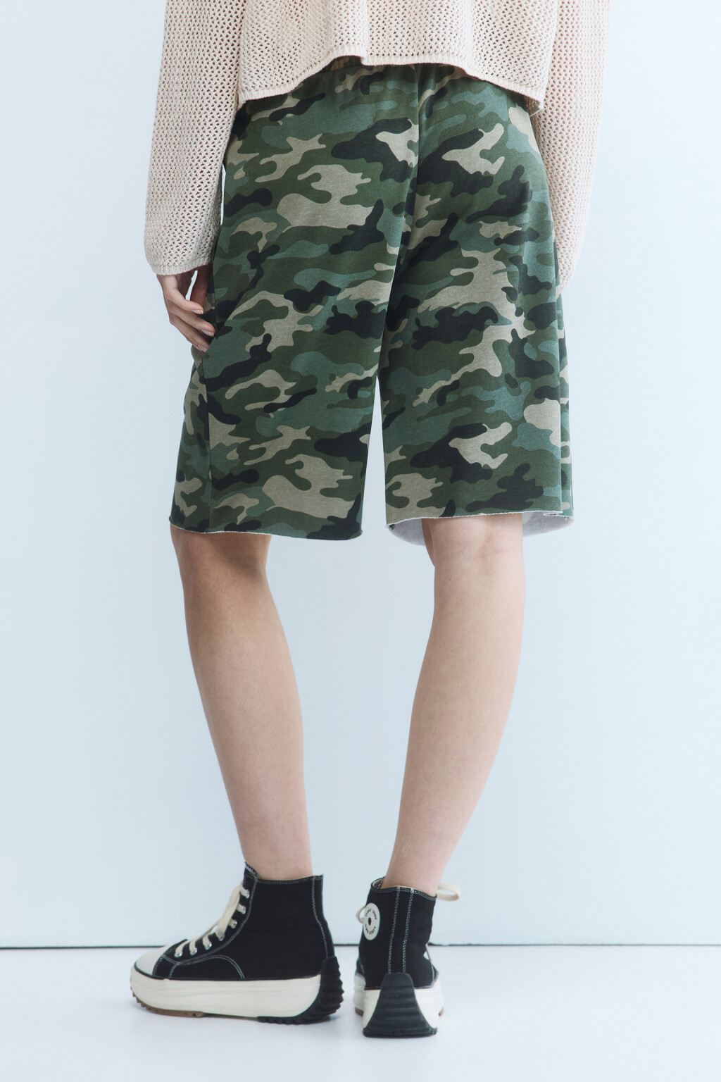 Шорты-бриджи трикотажные с принтом - цвет зеленый - 4