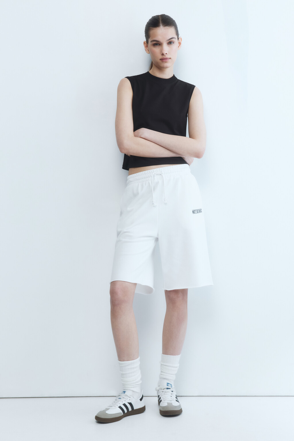 Шорты-бриджи трикотажные с принтом - цвет молочный - 5