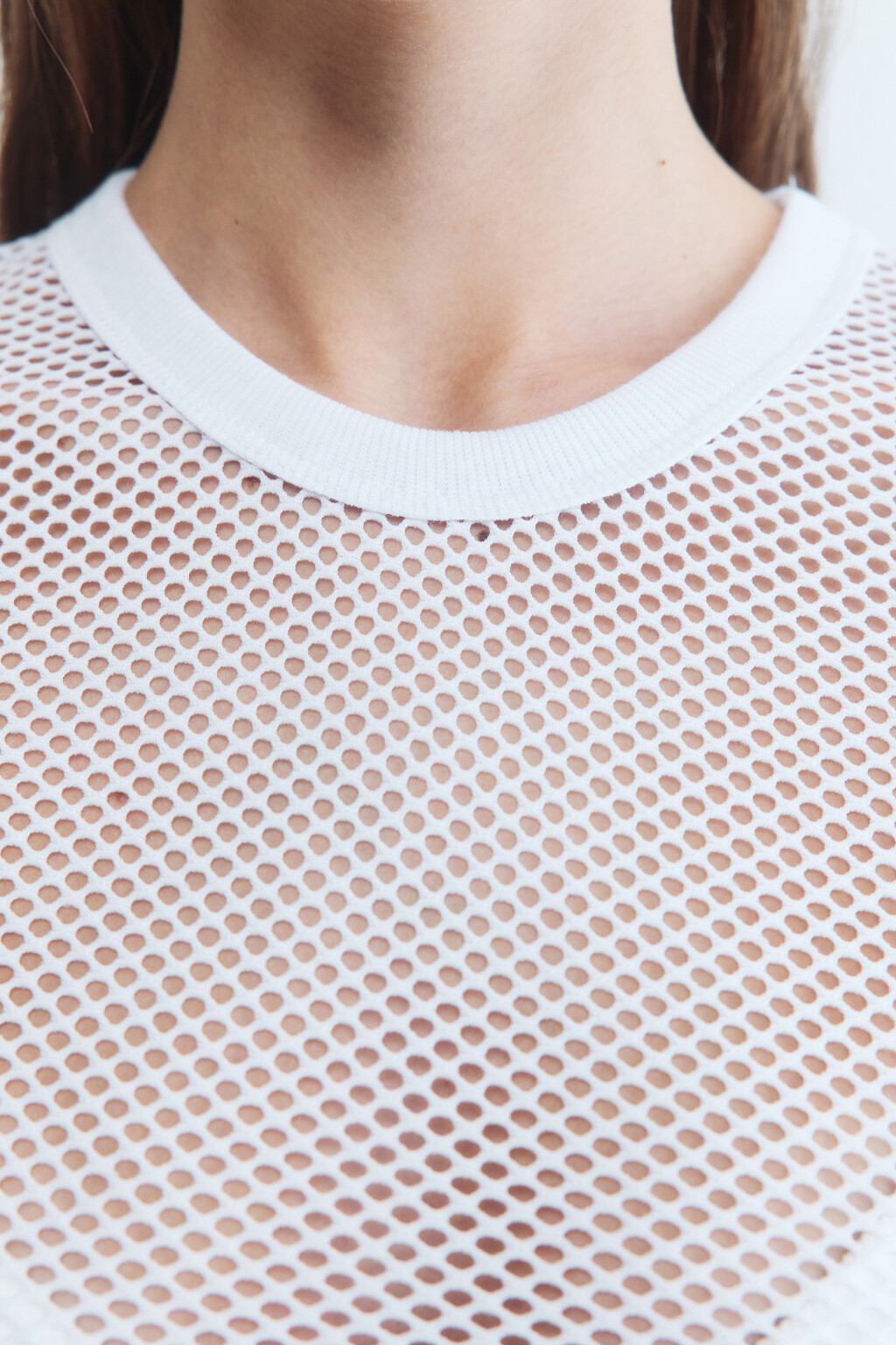 Футболка укороченная из сетки - цвет белый - 6