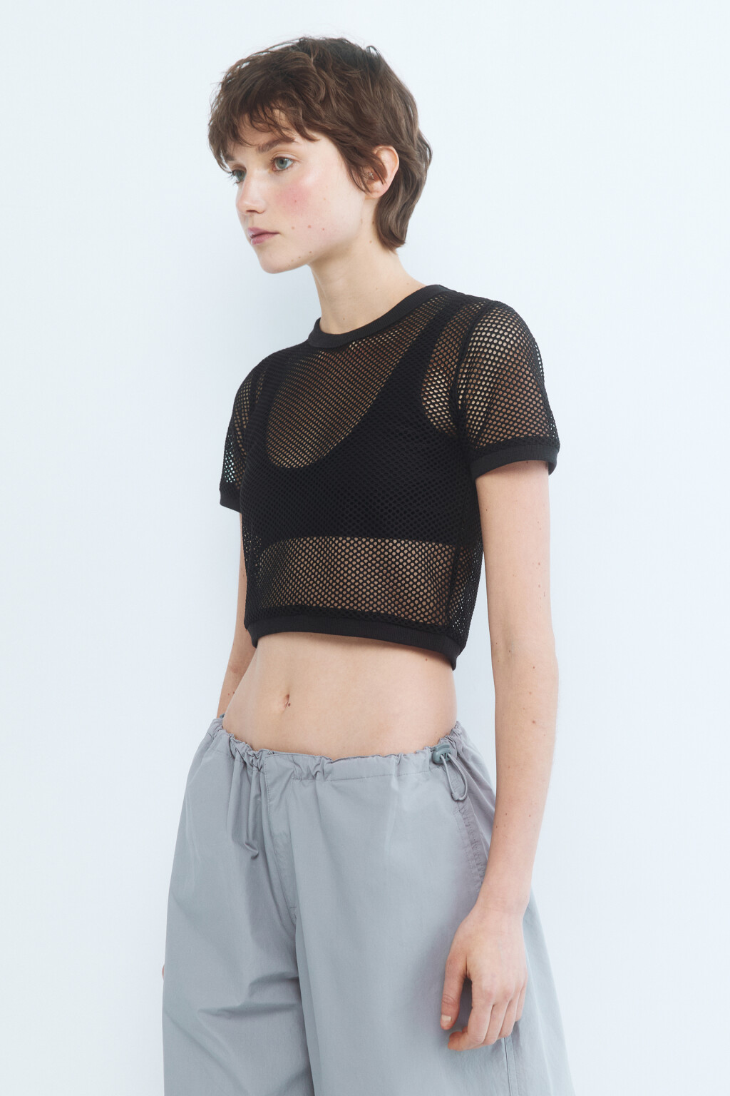 Футболка укороченная из сетки - цвет черный - 3