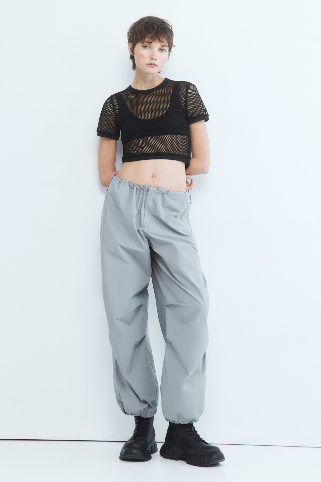 Футболка укороченная из сетки - цвет черный - 5