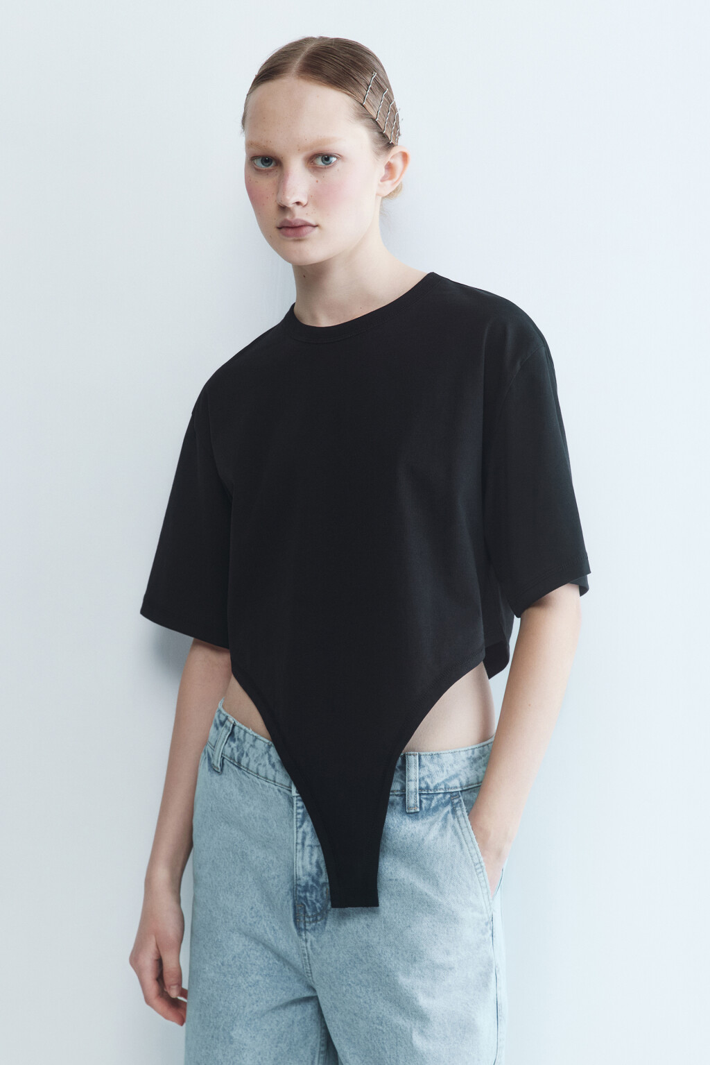 Топ-футболка с удлиненным низом - цвет черный - 2