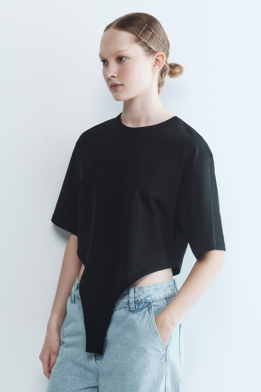 Топ-футболка с удлиненным низом - цвет черный - 3