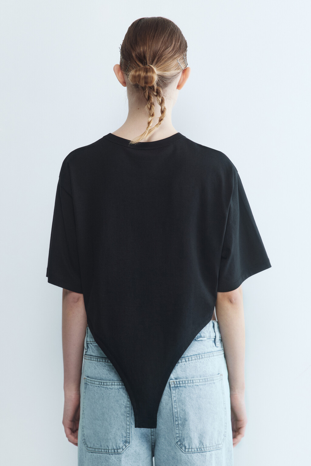 Топ-футболка с удлиненным низом - цвет черный - 4